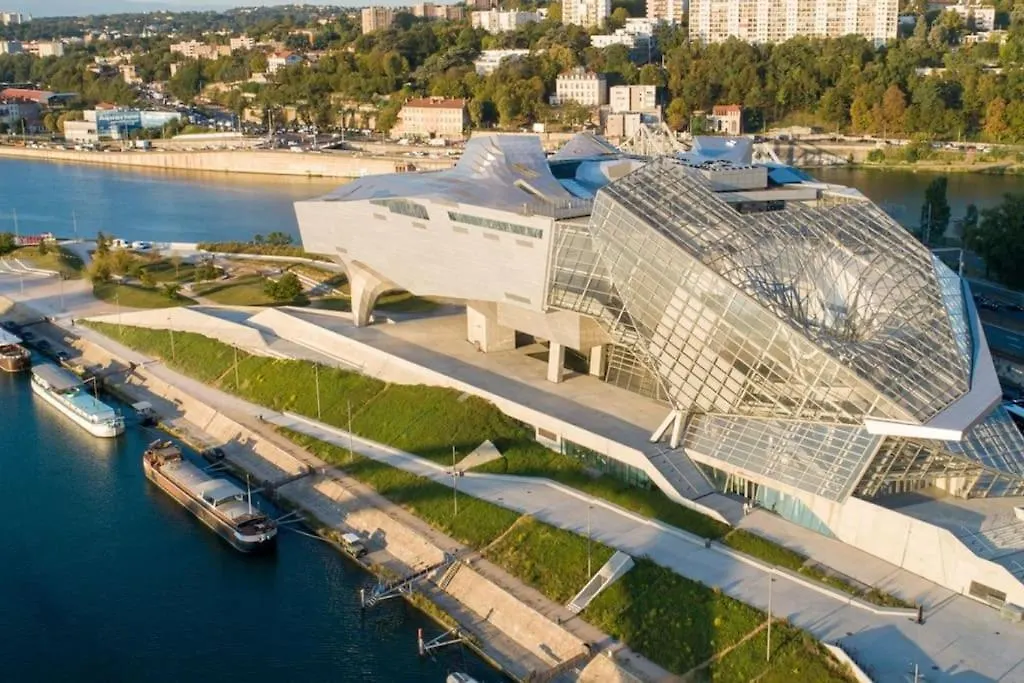 Botel Appartement Dans Peniche Atypique Et Idyllique A Confluence Lyon