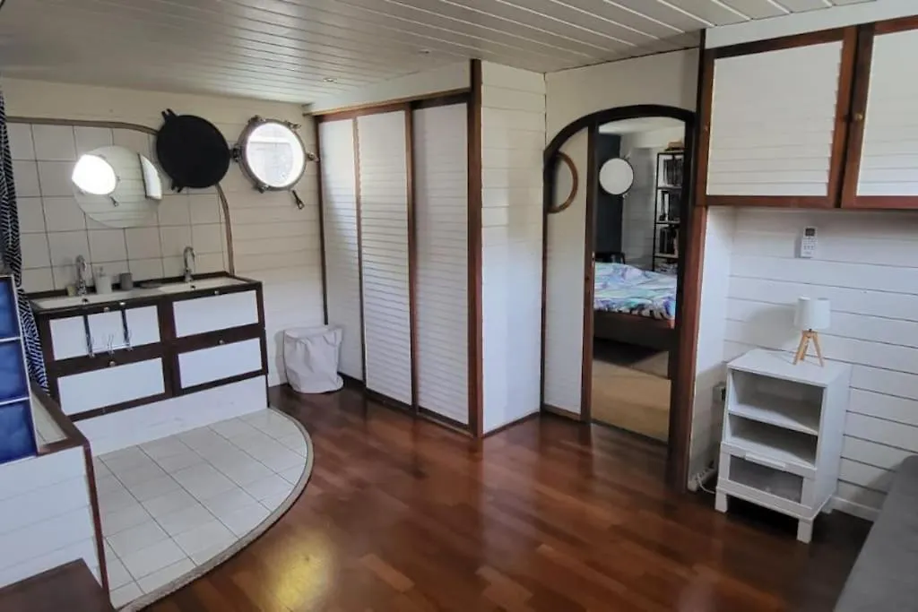 Appartement Dans Peniche Atypique Et Idyllique A Confluence Lyon Botel